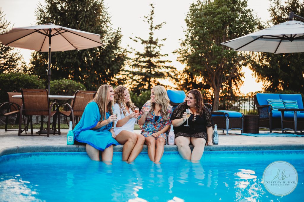 Bestie Bubbly Wine, Andrea Weigand, Photography, Girls, Wine, sunset,