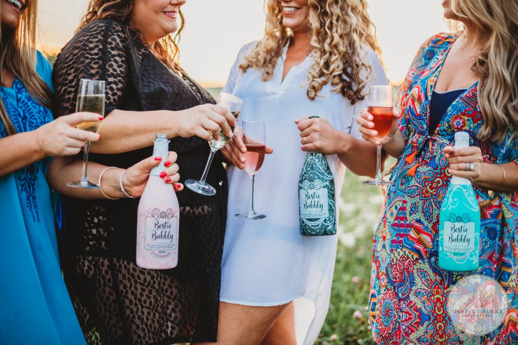 Bestie Bubbly Wine, Andrea Weigand, Photography, Girls, Wine, sunset,
