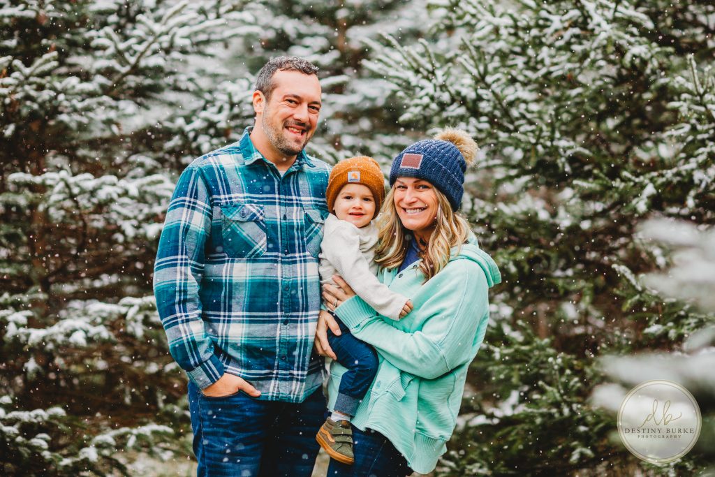 Christmas, Tree, farm, McPherson Orchards, LeRoy, NY, Snow, Family, Posing, Rochester, NY, Photography, Photography, Mini Session, tree farm