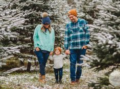 Christmas, Tree, farm, McPherson Orchards, LeRoy, NY, Snow, Family, Posing, Rochester, NY, Photography, Photography, Mini Session, tree farm