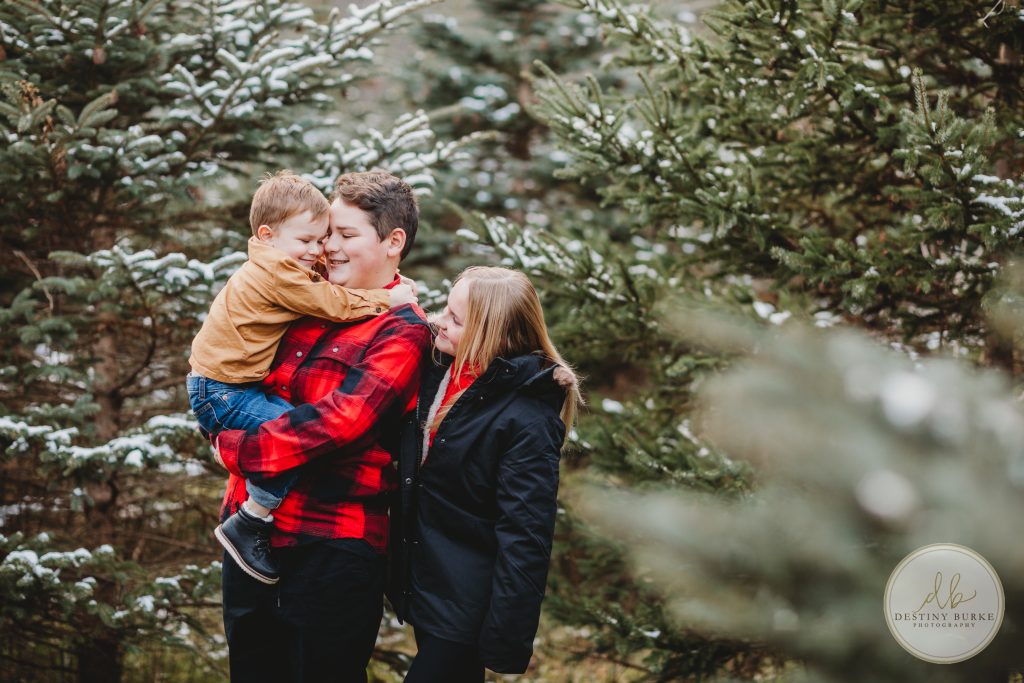 Christmas, Tree, farm, McPherson Orchards, LeRoy, NY, Snow, Family, Posing, Rochester, NY, Photography, Photography, Mini Session, tree farm