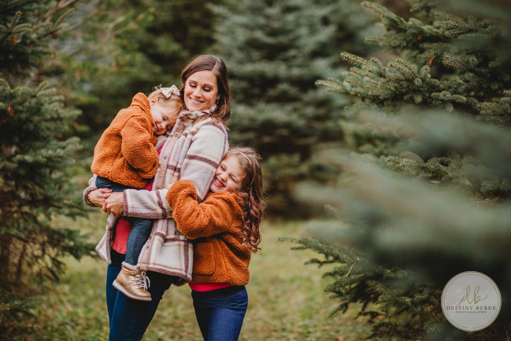 Christmas, Tree, farm, McPherson Orchards, LeRoy, NY, Snow, Family, Posing, Rochester, NY, Photography, Photography, Mini Session, tree farm