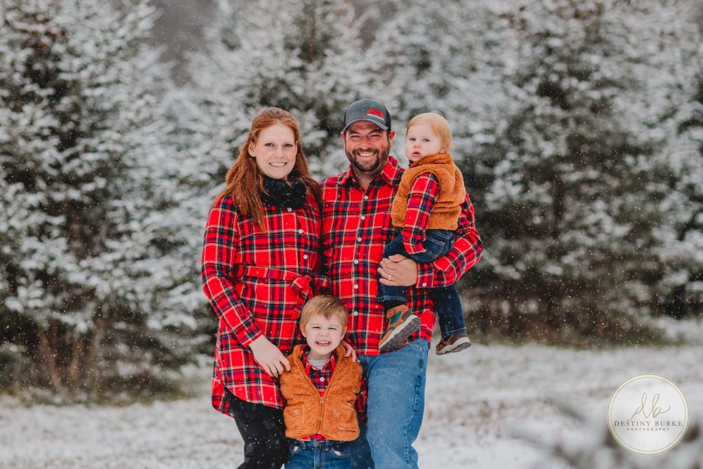 Christmas, Tree, farm, McPherson Orchards, LeRoy, NY, Snow, Family, Posing, Rochester, NY, Photography, Photography, Mini Session, tree farm