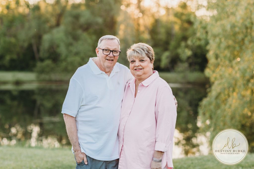 family, posing, outdoor, photography, photographer, upstate, ny, rochester, chili, Black Creek Park, extended