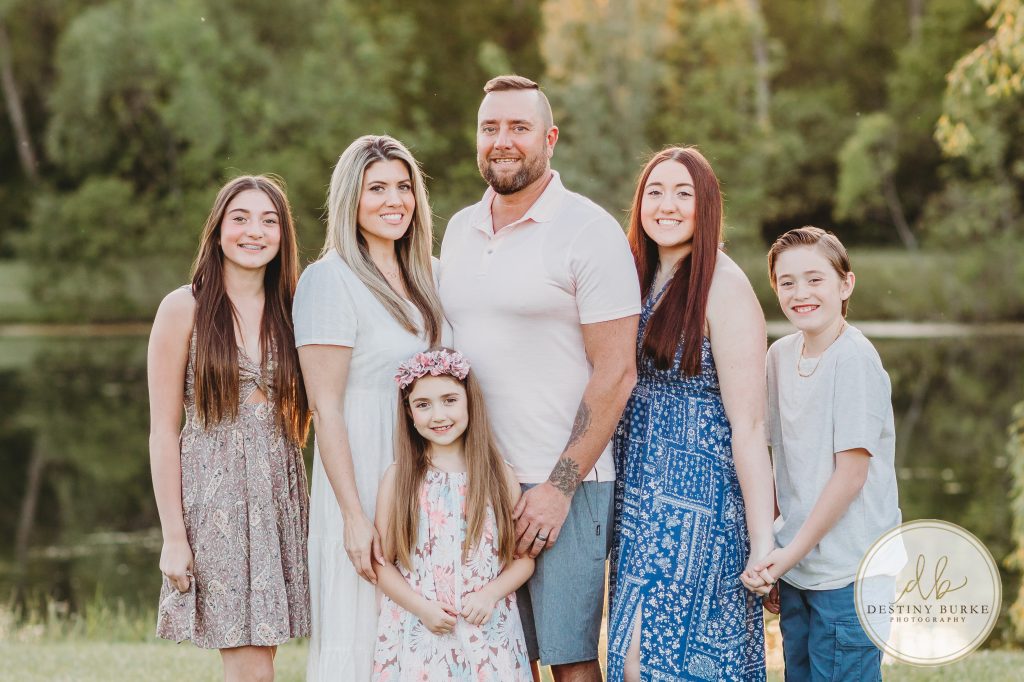 family, posing, outdoor, photography, photographer, upstate, ny, rochester, chili, Black Creek Park, extended