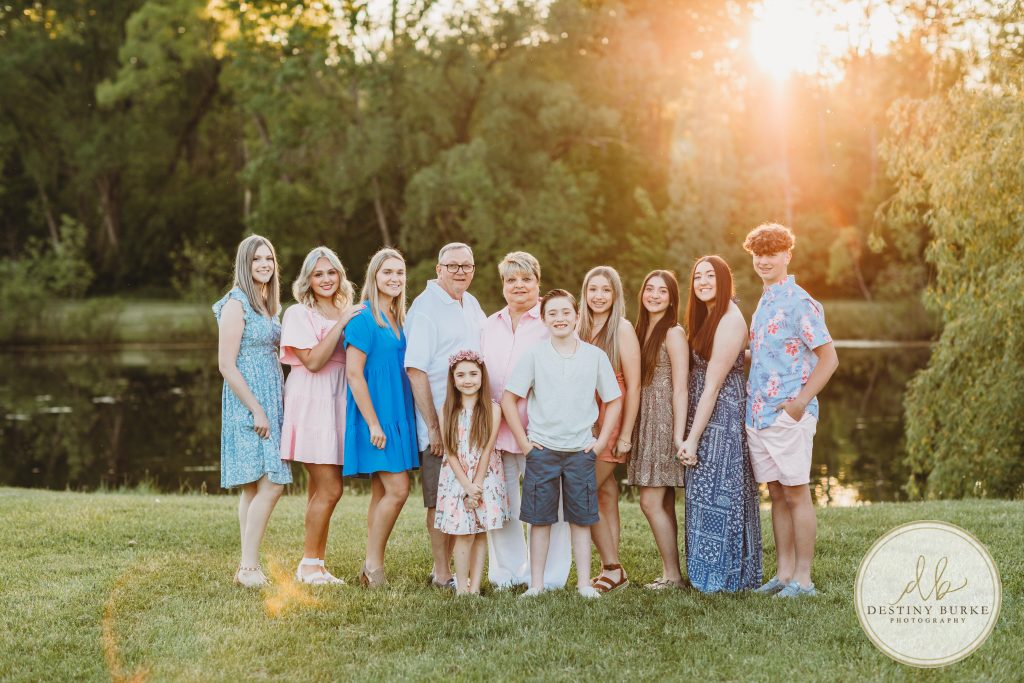 family, posing, outdoor, photography, photographer, upstate, ny, rochester, chili, Black Creek Park, extended