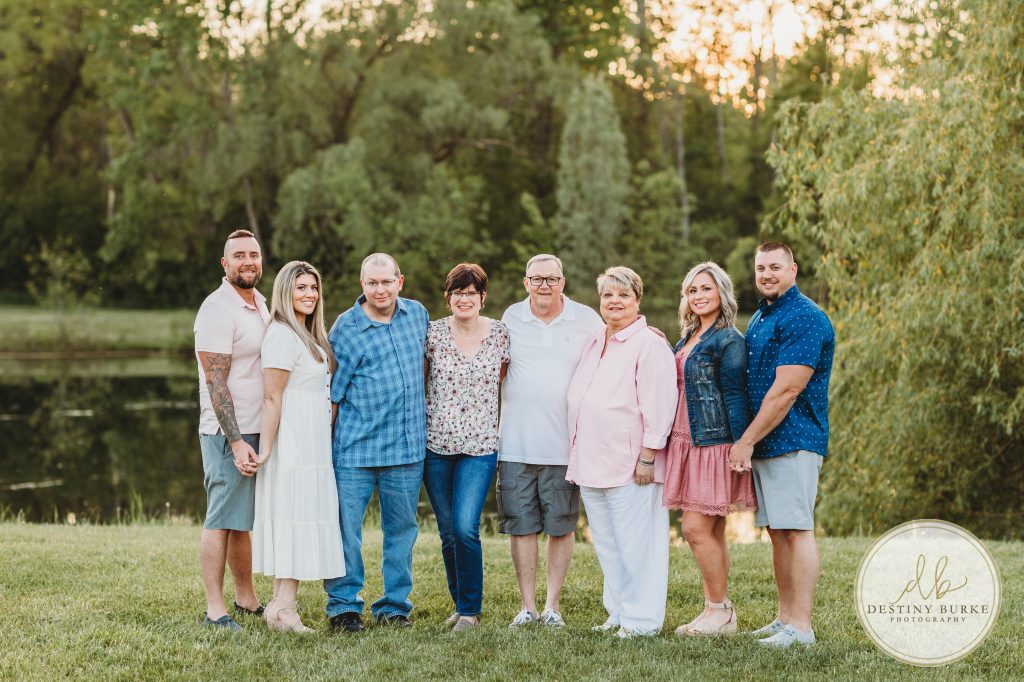 family, posing, outdoor, photography, photographer, upstate, ny, rochester, chili, Black Creek Park, extended