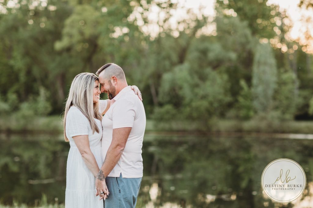 family, posing, outdoor, photography, photographer, upstate, ny, rochester, chili, Black Creek Park, extended