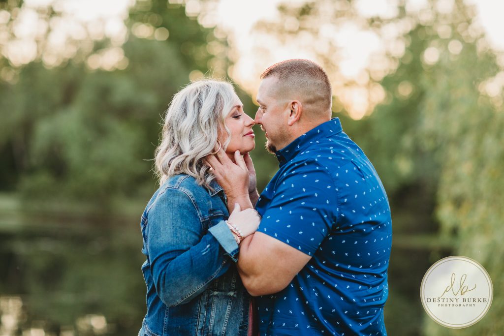 family, posing, outdoor, photography, photographer, upstate, ny, rochester, chili, Black Creek Park, extended