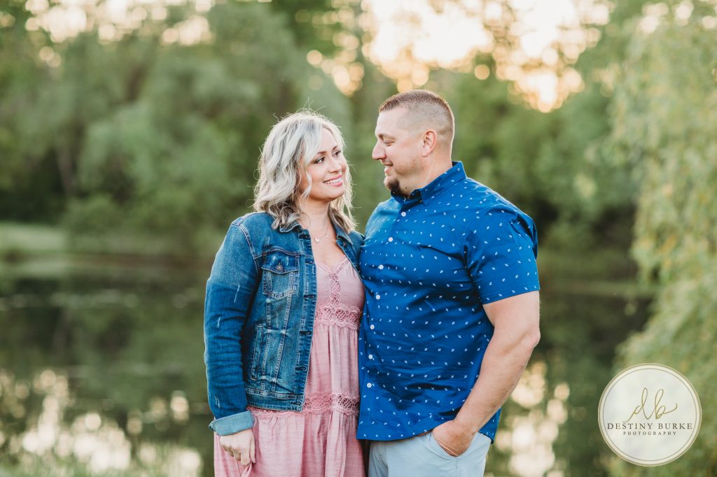 family, posing, outdoor, photography, photographer, upstate, ny, rochester, chili, Black Creek Park, extended