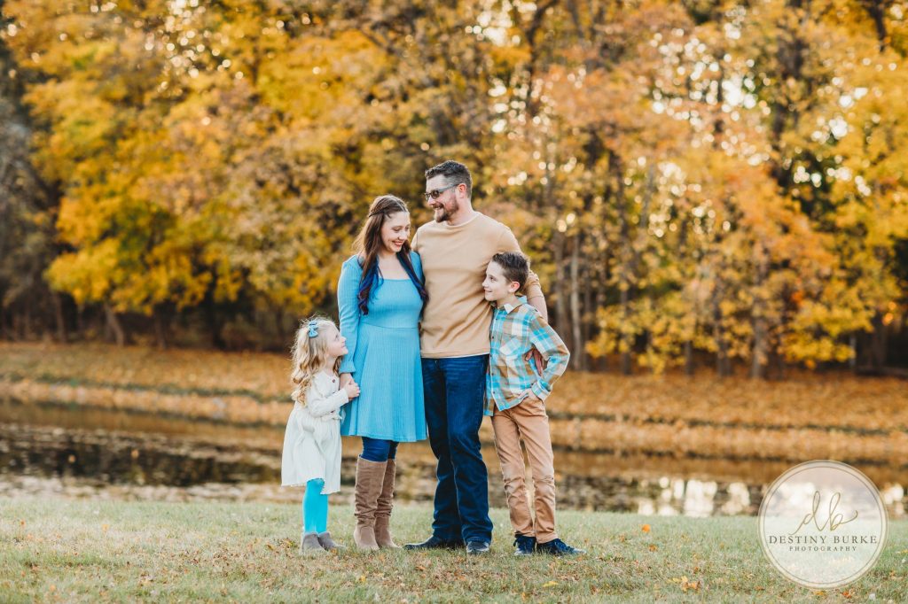 Best family photographer near Rochester, NY, family photography session in the fall, extended family portrait session in Chili, NY, family of four