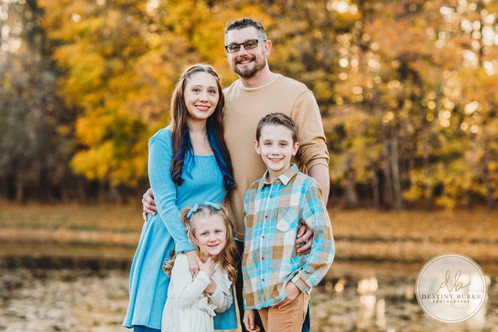 Best family photographer near Rochester, NY, family photography session in the fall, extended family portrait session in Chili, NY, family of four