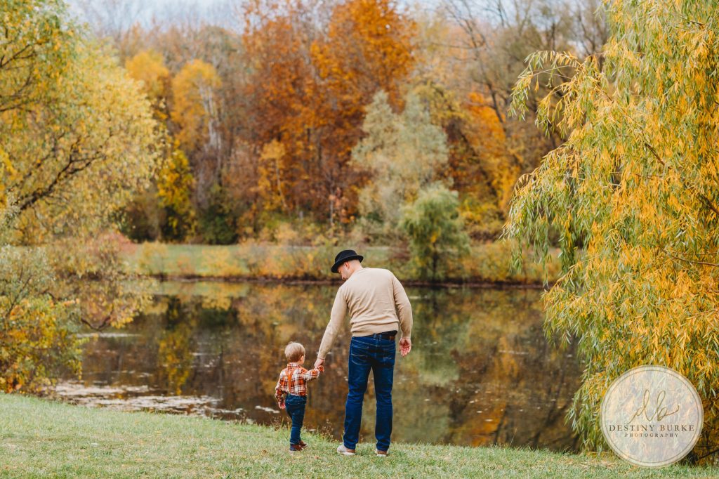 Best family photographer near Rochester, NY, family photography session in the fall, extended family portrait session in Chili, NY, family of four, Black Creek Park,