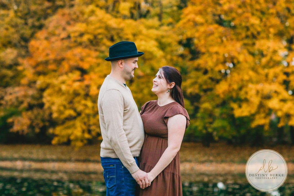 Best family photographer near Rochester, NY, family photography session in the fall, extended family portrait session in Chili, NY, family of four, Black Creek Park,