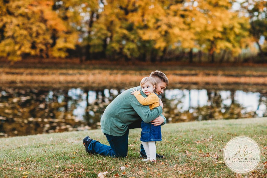 Best family photographer near Rochester, NY, family photography session in the fall, extended family portrait session in Chili, NY, family of ten
