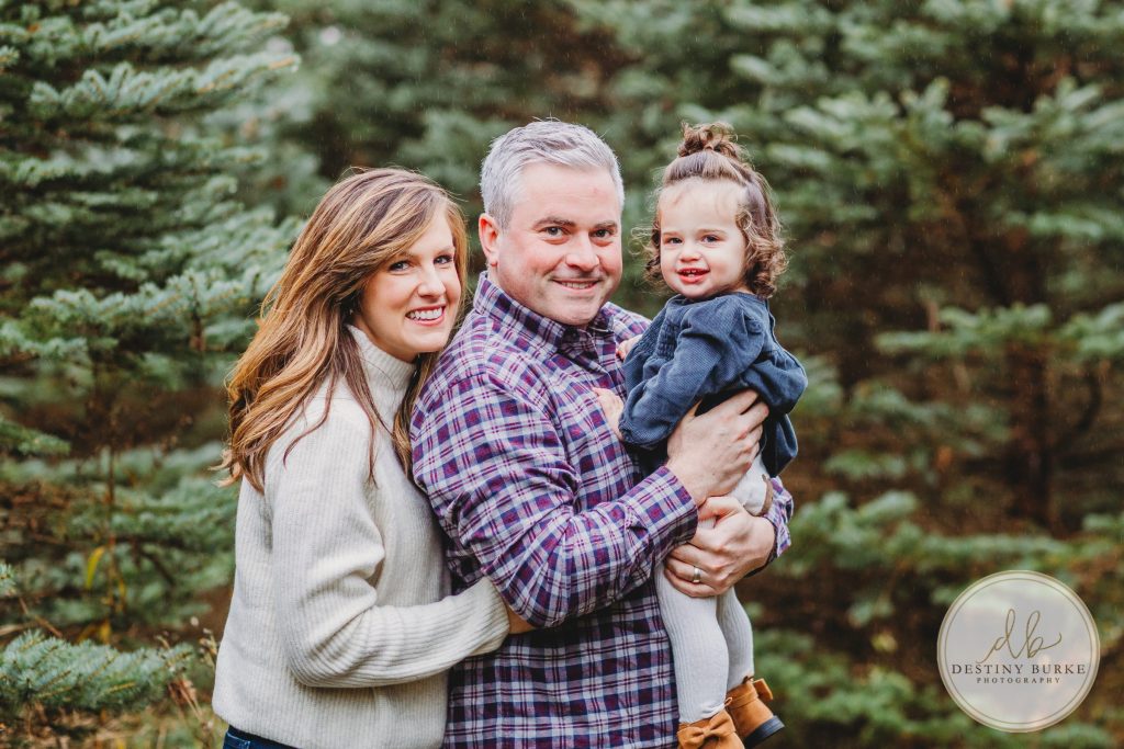 Christmas Mini Photo Sessions near Rochester, NY at McPherson Orchards, Family Photographer