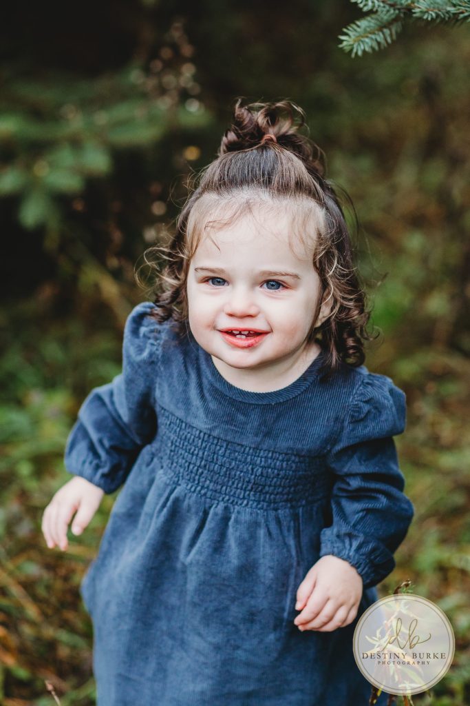 Christmas Mini Photo Sessions near Rochester, NY at McPherson Orchards, Family Photographer