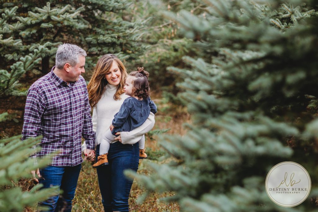 Christmas Mini Photo Sessions near Rochester, NY at McPherson Orchards, Family Photographer