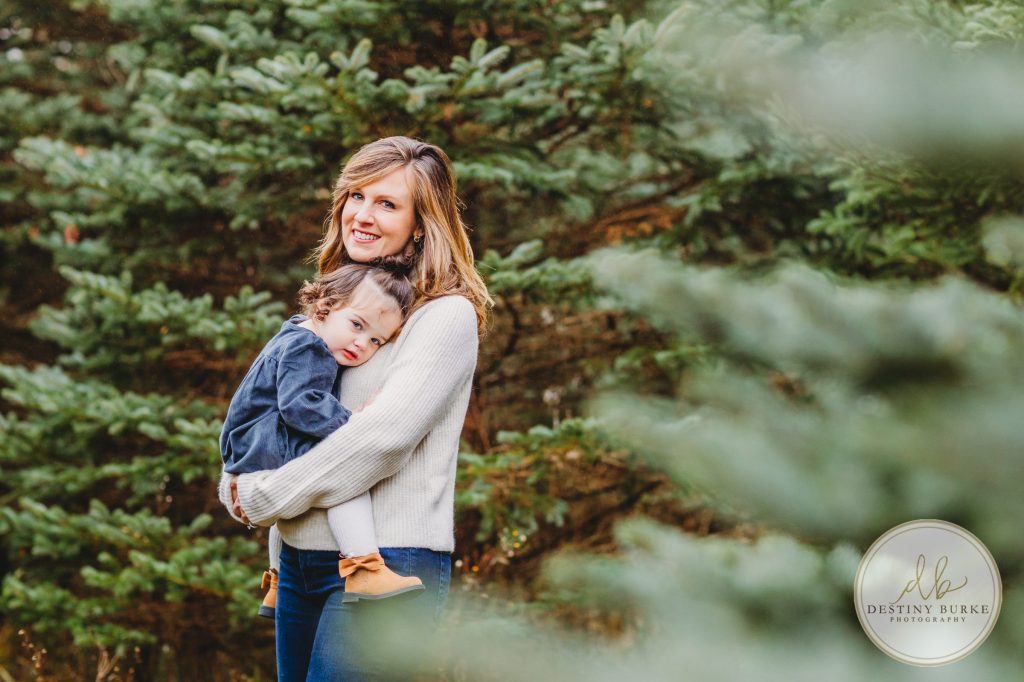 Christmas Mini Photo Sessions near Rochester, NY at McPherson Orchards, Family Photographer