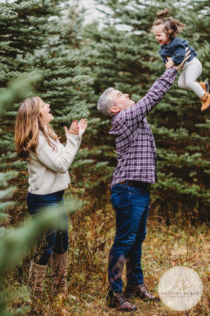 Christmas Mini Photo Sessions near Rochester, NY at McPherson Orchards, Family Photographer