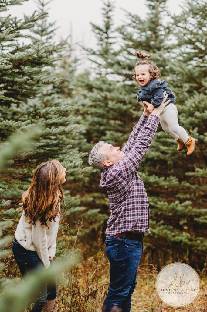 Christmas Mini Photo Sessions near Rochester, NY at McPherson Orchards, Family Photographer
