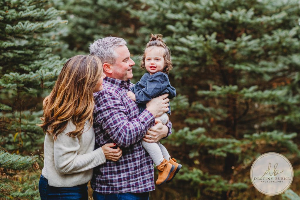 Christmas Mini Photo Sessions near Rochester, NY at McPherson Orchards, Family Photographer