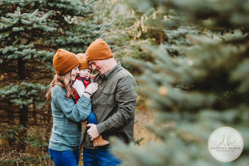 Christmas Mini Photo Sessions near Rochester, NY at McPherson Orchards, Family Photographer