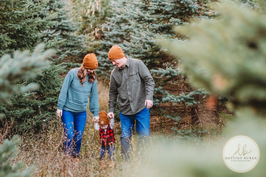 Christmas Mini Photo Sessions near Rochester, NY at McPherson Orchards, Family Photographer