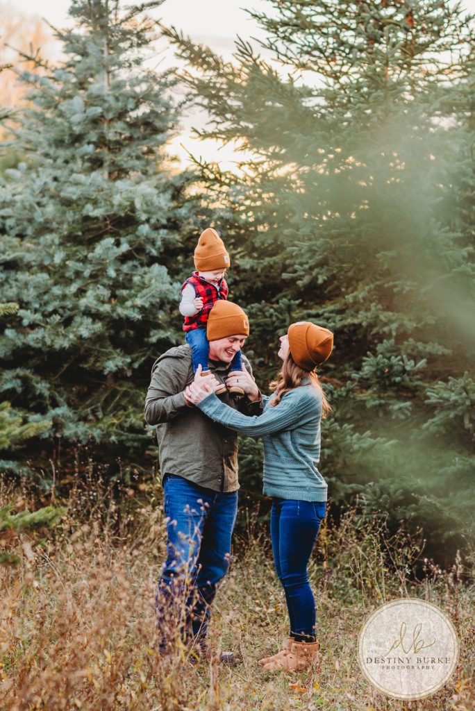 Christmas Mini Photo Sessions near Rochester, NY at McPherson Orchards, Family Photographer