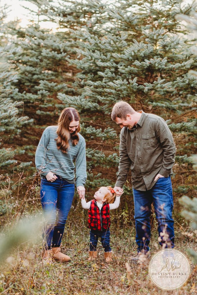 Christmas Mini Photo Sessions near Rochester, NY at McPherson Orchards, Family Photographer