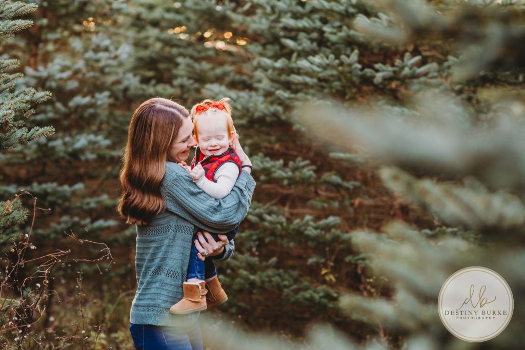 Christmas Mini Photo Sessions near Rochester, NY at McPherson Orchards, Family Photographer