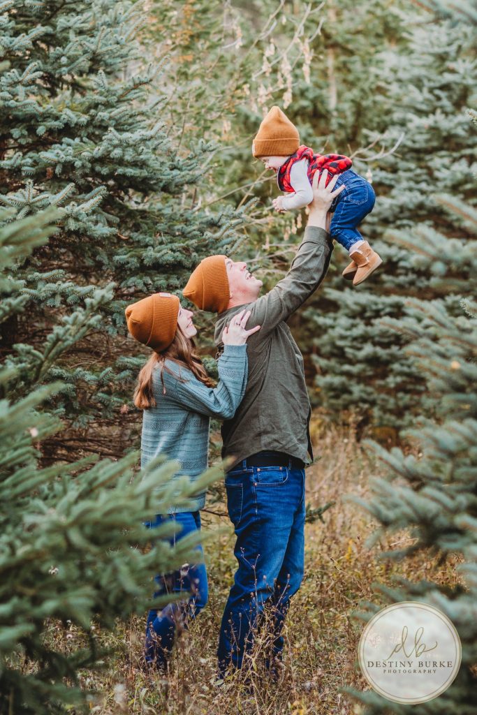 Christmas Mini Photo Sessions near Rochester, NY at McPherson Orchards, Family Photographer