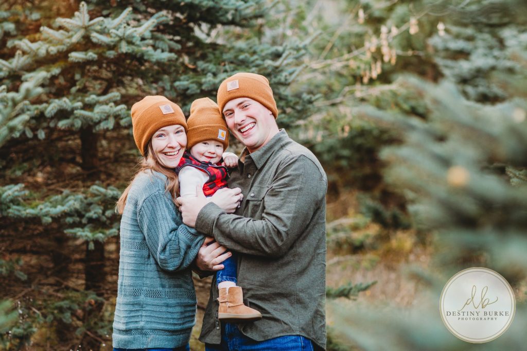 Christmas Mini Photo Sessions near Rochester, NY at McPherson Orchards, Family Photographer