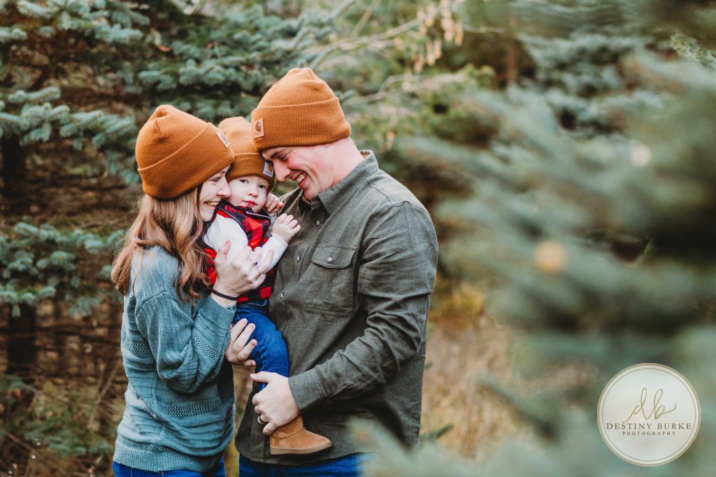 Christmas Mini Photo Sessions near Rochester, NY at McPherson Orchards, Family Photographer