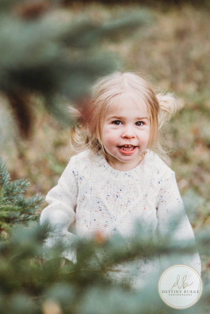 Christmas Mini Photo Sessions near Rochester, NY at McPherson Orchards, Family Photographer