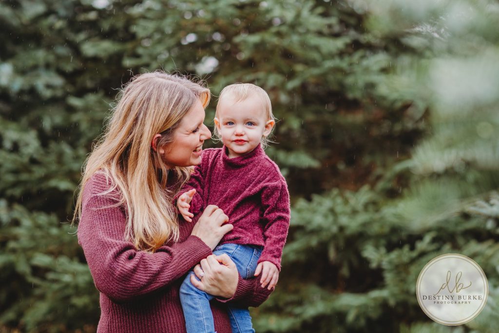 Christmas Mini Photo Sessions near Rochester, NY at McPherson Orchards, Family Photographer