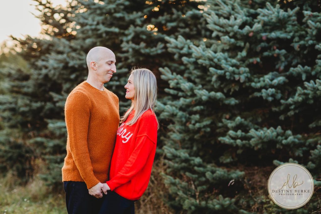 Christmas Mini Photo Sessions near Rochester, NY at McPherson Orchards, Family Photographer