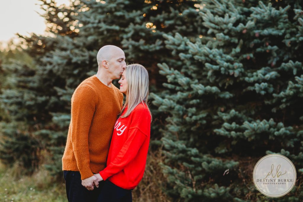 Christmas Mini Photo Sessions near Rochester, NY at McPherson Orchards, Family Photographer