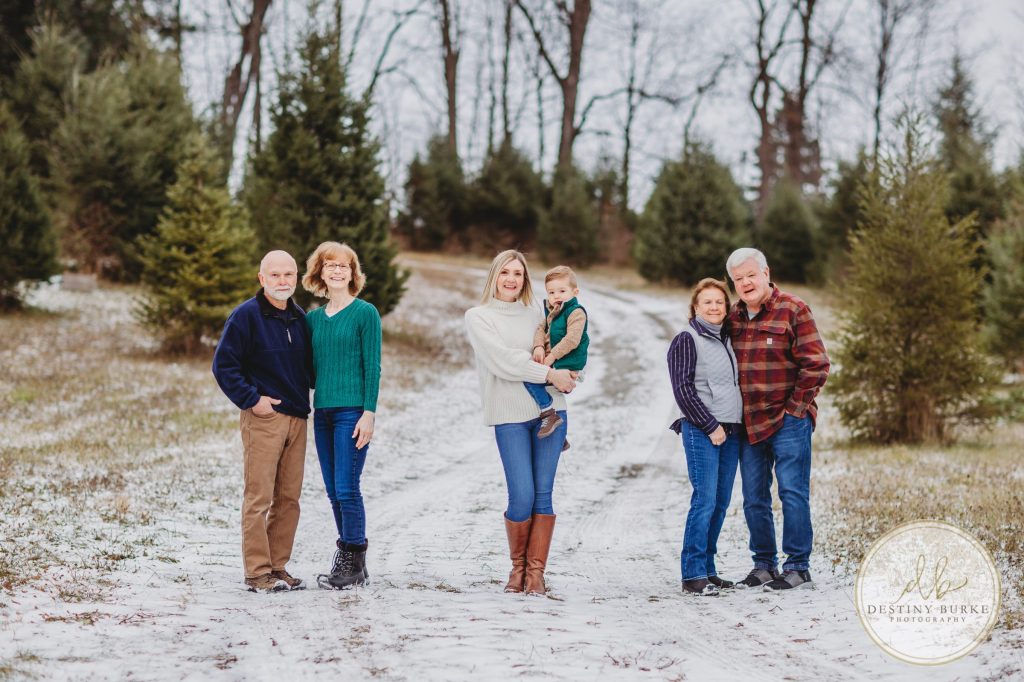 Christmas Mini Photo Sessions near Rochester, NY at McPherson Orchards, Family Photographer