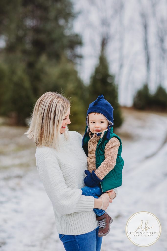 Christmas Mini Photo Sessions near Rochester, NY at McPherson Orchards, Family Photographer